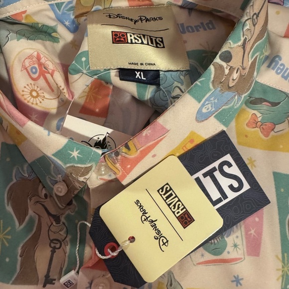 RSVLTS Walt Disney World Attractions Characters 2026 Disney Parks Shirt XL - Picture 3 of 3